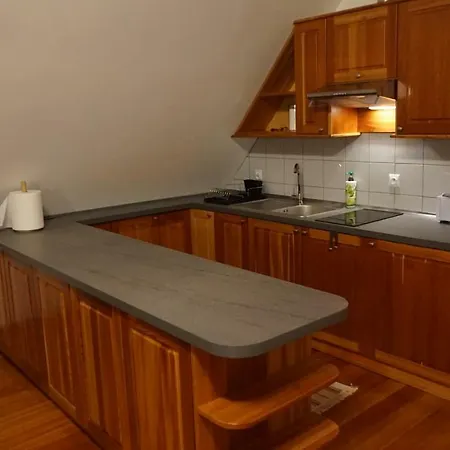 Pod Kasztanami